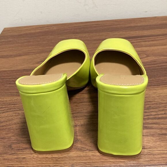 Bottega Veneta Tower Kiwi Patent Leather Pump with Square Toes. - Picture 4 of 7